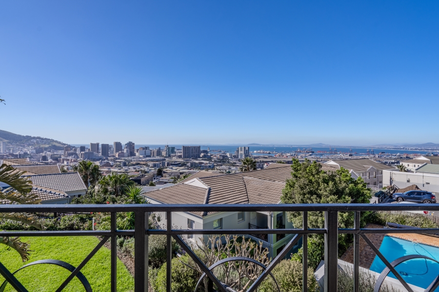 2 Bedroom Property for Sale in Vredehoek Western Cape